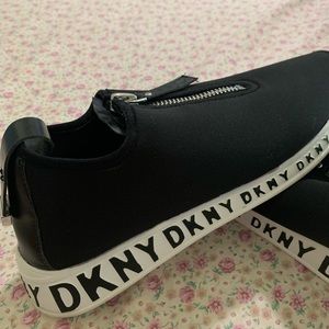 Stylish tennis shoes